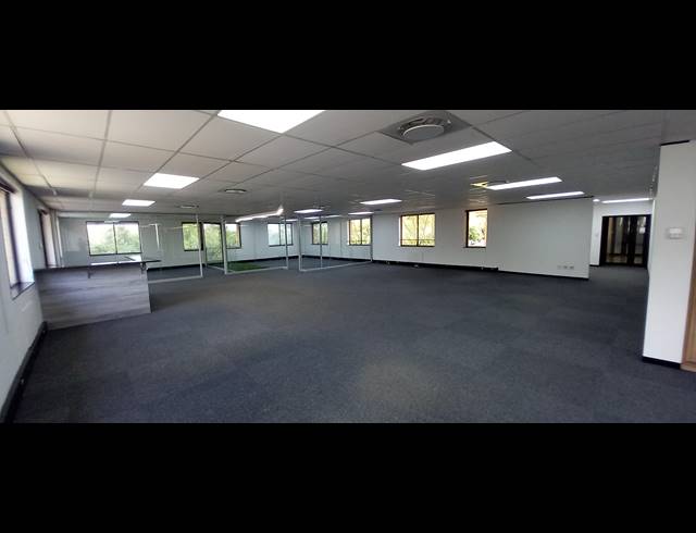 291M² OFFICE TO LET IN BRYANSTON